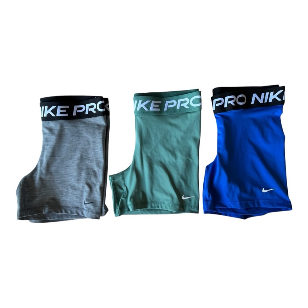 Nike Pro Shorts Bundle, Women’s Large 3 Pairs